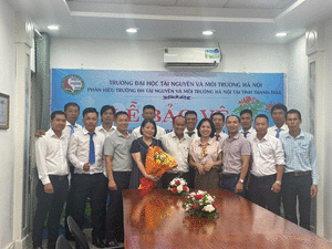 LỄ BẢO VỆ KHOÁ LUẬN TỐT NGHIỆP CHO SINH VIÊN KHÓA 10 LỚP TLVPH10QĐ1 HỆ ĐẠI HỌC LIÊN THÔNG NGÀNH QUẢN LÝ ĐẤT ĐAI NIÊN KHOÁ 2020 – 2023